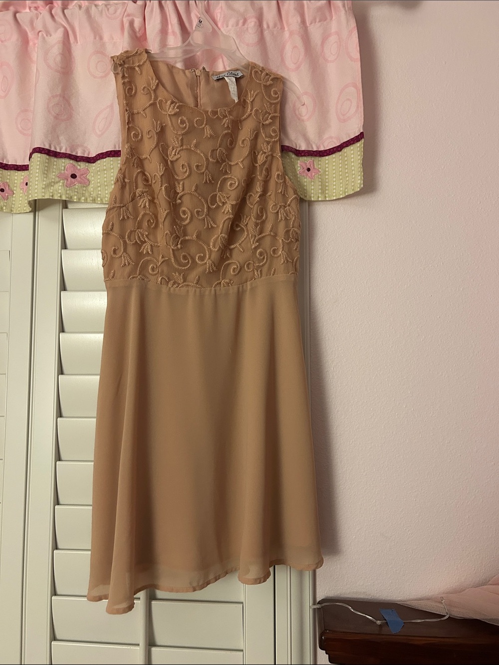 Miss Closet Tan Sleeveless Embroidered Chiffon Dress